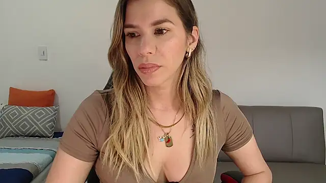 ms sofia x online show from October 2, 2025, 2:24 pm