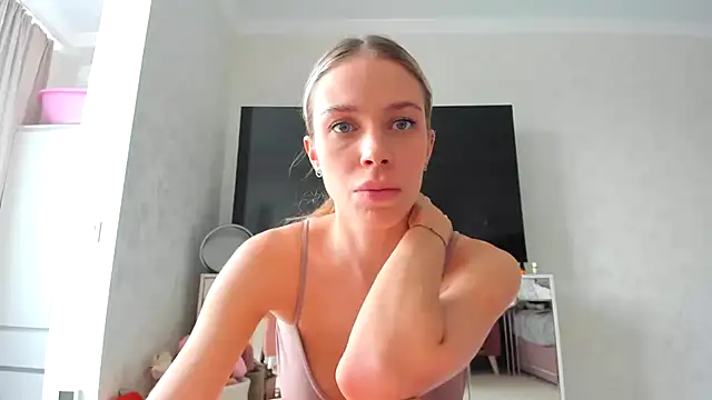 Snapshot of Iris_cherry chatting on March 4, 2025, 11:19 am Iris cherry online show from March 4, 2025, 11:19 am