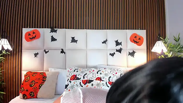 naughty flower18 online show from October 24, 2025, 10:50 pm