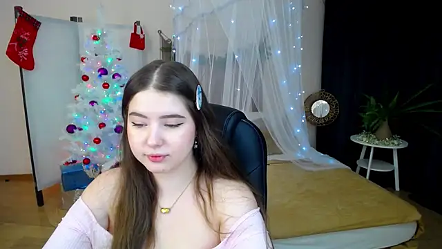 NicoleFoxery online show from December 19, 2024, 6:12 pm