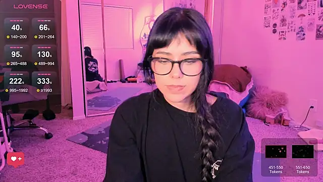 Evie-Luna online show from January 19, 2026, 2:48 am