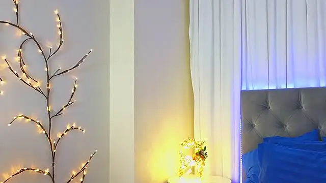 Snapshot of Ariana_Petite chatting on January 9, 2026, 12:13 am Ariana Petite online show from January 9, 2026, 12:13 am