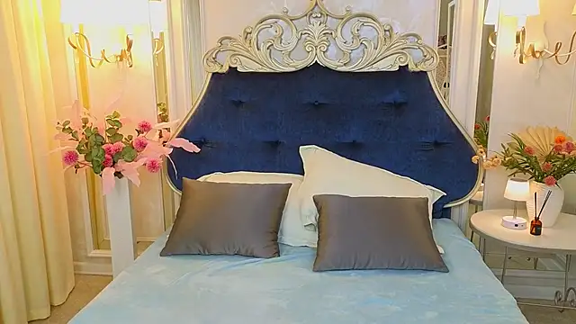 Snapshot of Ariana_Petite chatting on May 15, 2026, 11:45 pm Ariana Petite online show from May 15, 2026, 11:45 pm