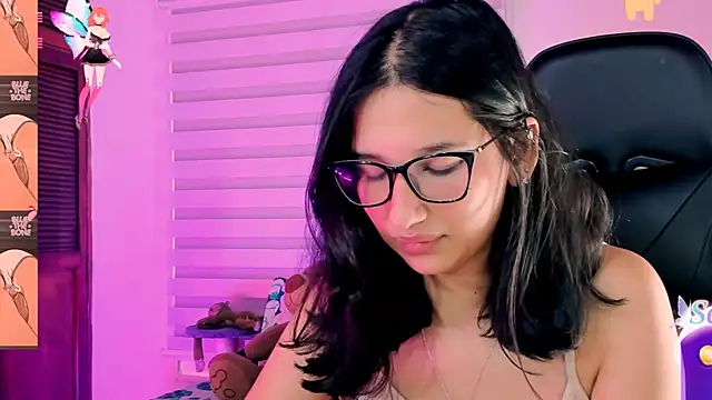 Snapshot of Luniverse chatting on January 28, 2025, 8:15 pm Luniverse online show from January 28, 2025, 8:15 pm