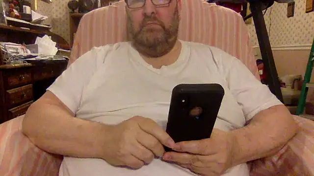 Snapshot of Drwhocares chatting on April 15, 2026, 7:58 pm Drwhocares online show from April 15, 2026, 7:58 pm