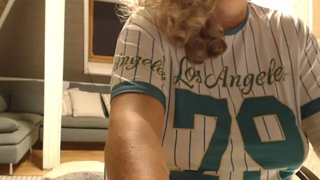 Snapshot of KimMitchelli chatting on October 14, 2025, 6:09 pm KimMitchelli online show from October 14, 2025, 6:09 pm