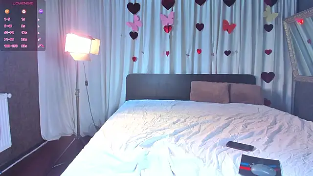 JesikaLooove online show from February 13, 2026, 7:48 am