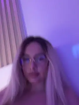 Snapshot of mollyxxx chatting on December 3, 2025, 2:41 am mollyxxx online show from December 3, 2025, 2:41 am