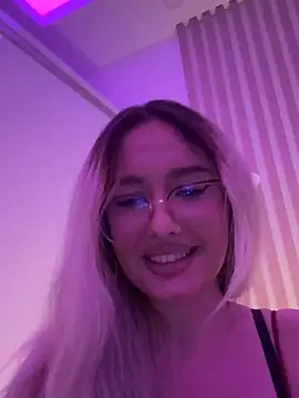 Snapshot of mollyxxx chatting on December 20, 2025, 9:11 pm mollyxxx online show from December 20, 2025, 9:11 pm