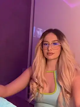 Snapshot of mollyxxx chatting on January 6, 2026, 3:21 am mollyxxx online show from January 6, 2026, 3:21 am