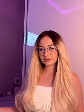 Snapshot of mollyxxx chatting on January 8, 2026, 2:25 am mollyxxx online show from January 8, 2026, 2:25 am