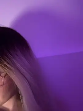 Snapshot of mollyxxx chatting on February 5, 2026, 1:43 am mollyxxx online show from February 5, 2026, 1:43 am