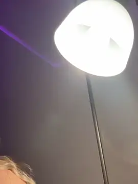 Snapshot of mollyxxx chatting on February 8, 2026, 3:10 am mollyxxx online show from February 8, 2026, 3:10 am