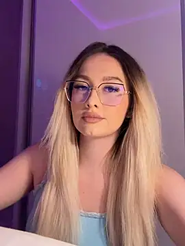 Snapshot of mollyxxx chatting on February 18, 2026, 1:56 am mollyxxx online show from February 18, 2026, 1:56 am