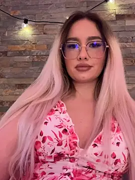 Snapshot of mollyxxx chatting on February 23, 2026, 1:30 pm mollyxxx online show from February 23, 2026, 1:30 pm