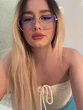 Snapshot of mollyxxx chatting on February 25, 2026, 3:27 am mollyxxx online show from February 25, 2026, 3:27 am