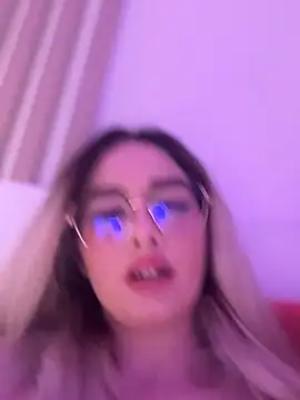 Snapshot of mollyxxx chatting on February 28, 2026, 4:24 am mollyxxx online show from February 28, 2026, 4:24 am