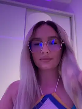 Snapshot of mollyxxx chatting on April 5, 2026, 1:25 am mollyxxx online show from April 5, 2026, 1:25 am