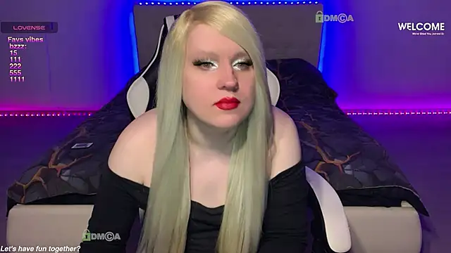 camsmiley online show from March 20, 2026, 7:19 pm