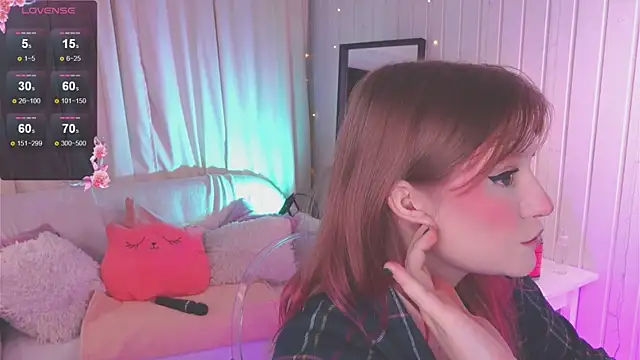 Snapshot of Crazy_Wine chatting on February 5, 2026, 9:41 pm Crazy Wine online show from February 5, 2026, 9:41 pm