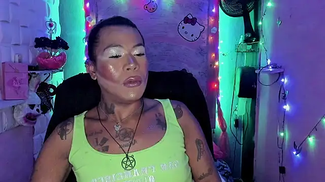 Snapshot of tsviolett chatting on December 2, 2024, 9:06 pm tsviolett online show from December 2, 2024, 9:06 pm