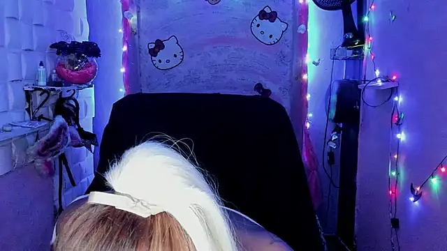 Snapshot of tsviolett chatting on December 9, 2024, 8:44 pm tsviolett online show from December 9, 2024, 8:44 pm