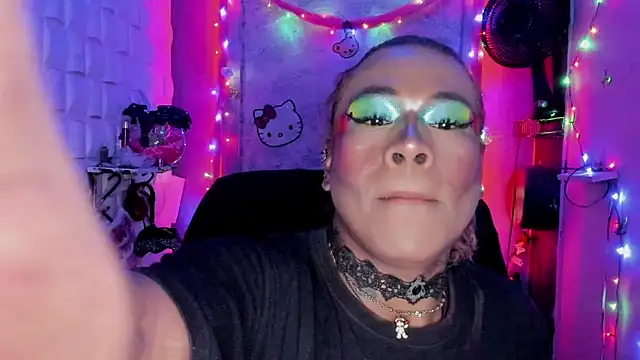 Snapshot of tsviolett chatting on December 18, 2024, 8:03 pm tsviolett online show from December 18, 2024, 8:03 pm