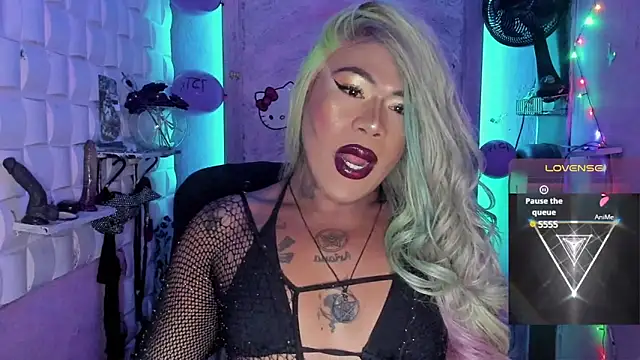 Snapshot of tsviolett chatting on February 19, 2025, 6:10 pm tsviolett online show from February 19, 2025, 6:10 pm