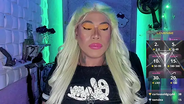 Snapshot of tsviolett chatting on February 21, 2025, 9:32 pm tsviolett online show from February 21, 2025, 9:32 pm