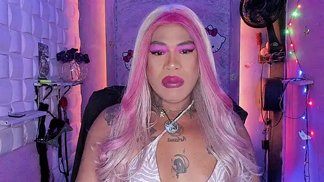 Snapshot of tsviolett chatting on March 17, 2025, 9:23 pm tsviolett online show from March 17, 2025, 9:23 pm