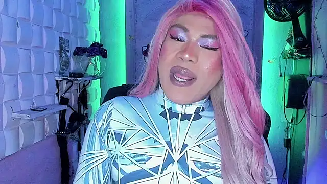 Snapshot of tsviolett chatting on March 19, 2025, 8:32 pm tsviolett online show from March 19, 2025, 8:32 pm