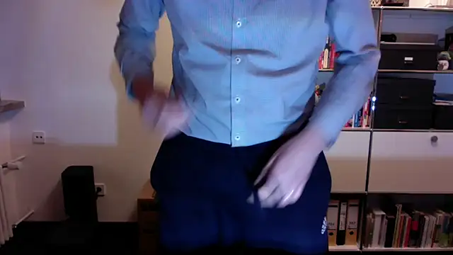 Snapshot of Slave_75 chatting on January 30, 2025, 4:45 pm Slave 75 online show from January 30, 2025, 4:45 pm