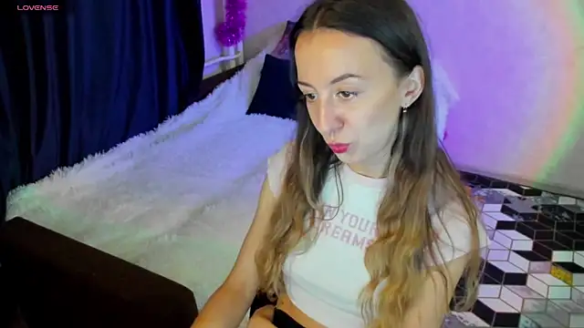 Snapshot of CurlySteph chatting on December 10, 2024, 10:05 pm CurlySteph online show from December 10, 2024, 10:05 pm