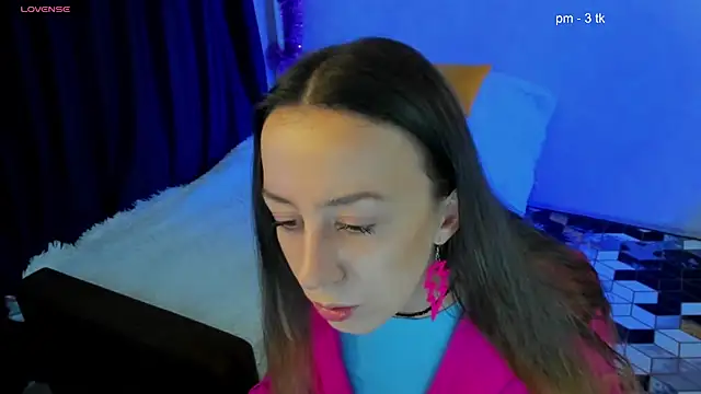 Snapshot of CurlySteph chatting on January 4, 2025, 5:37 pm CurlySteph online show from January 4, 2025, 5:37 pm