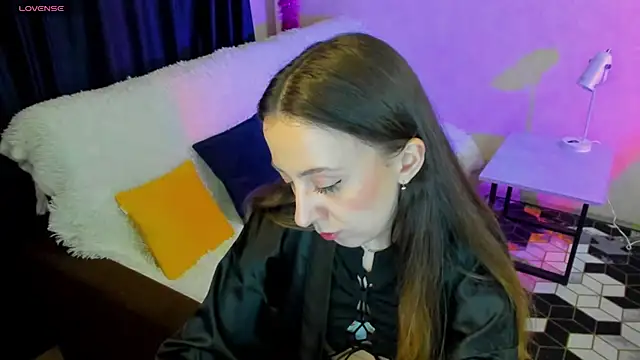 Snapshot of CurlySteph chatting on March 18, 2025, 7:10 pm CurlySteph online show from March 18, 2025, 7:10 pm