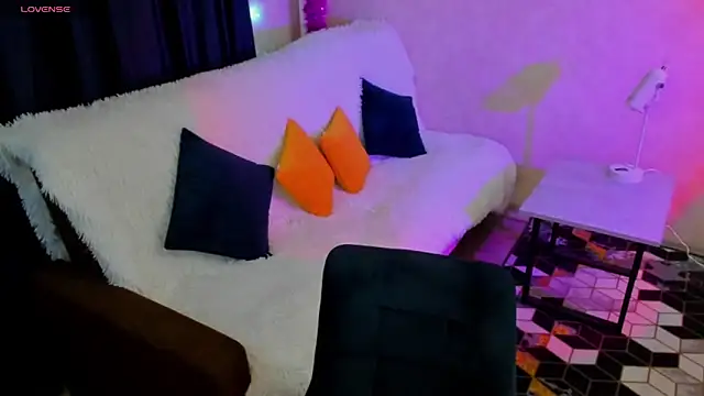 Snapshot of CurlySteph chatting on March 20, 2025, 7:57 pm CurlySteph online show from March 20, 2025, 7:57 pm