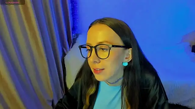 Snapshot of CurlySteph chatting on October 24, 2025, 5:53 pm CurlySteph online show from October 24, 2025, 5:53 pm