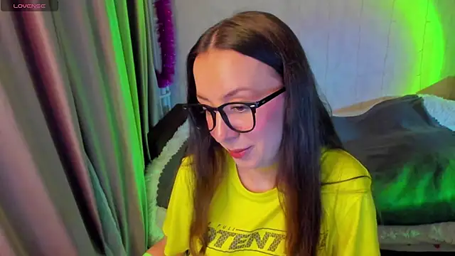 Snapshot of CurlySteph chatting on November 6, 2025, 5:58 pm CurlySteph online show from November 6, 2025, 5:58 pm