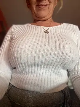 camelia3 online show from February 8, 2026, 3:37 pm