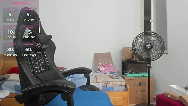 Snapshot of Britney_beg1 chatting on March 24, 2026, 5:12 am Britney beg1 online show from March 24, 2026, 5:12 am