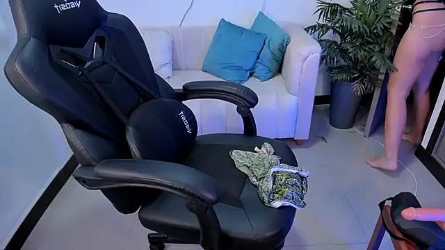 Snapshot of SaraParker_ chatting on January 21, 2025, 2:00 am SaraParker online show from January 21, 2025, 2:00 am