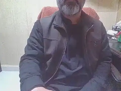 Snapshot of hairymaster95 chatting on February 3, 2026, 4:43 am hairymaster95 online show from February 3, 2026, 4:43 am