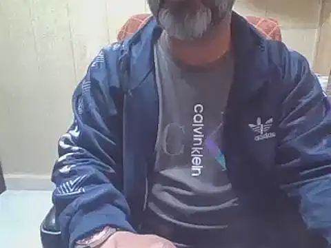 Snapshot of hairymaster95 chatting on February 22, 2026, 7:40 am hairymaster95 online show from February 22, 2026, 7:40 am