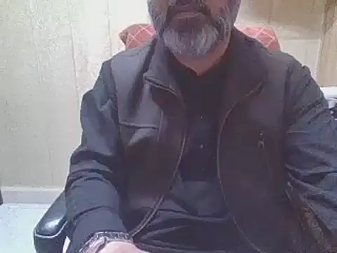 Snapshot of hairymaster95 chatting on February 23, 2026, 6:33 am hairymaster95 online show from February 23, 2026, 6:33 am