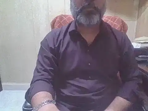 Snapshot of hairymaster95 chatting on July 11, 2026, 4:37 am hairymaster95 online show from July 11, 2026, 4:37 am