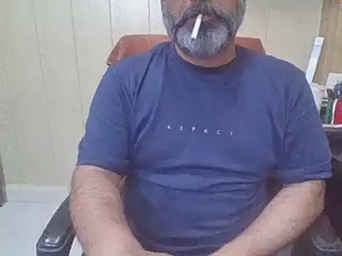 Snapshot of hairymaster95 chatting on July 19, 2026, 6:17 am hairymaster95 online show from July 19, 2026, 6:17 am