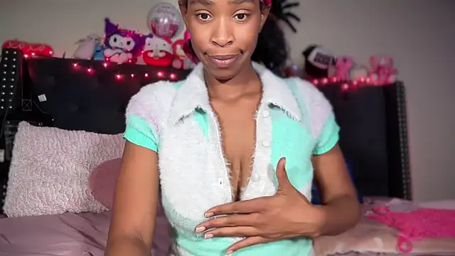 Cum2Charm online show from October 28, 2025, 5:22 am