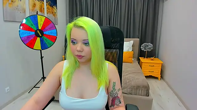 EnergyBunny 1 online show from February 4, 2025, 5:12 pm