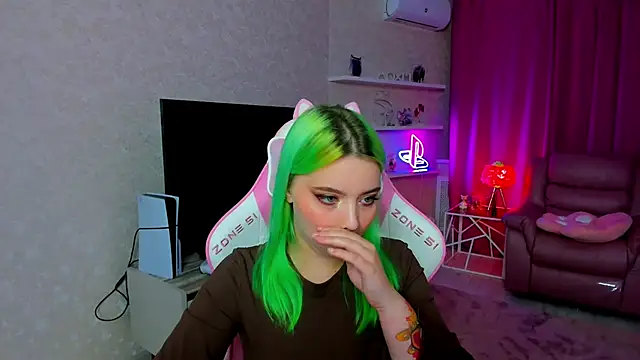 EnergyBunny 1 online show from October 16, 2025, 7:15 pm