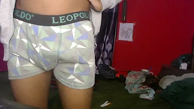 Snapshot of longdickservice chatting on February 3, 2025, 9:52 am longdickservice online show from February 3, 2025, 9:52 am